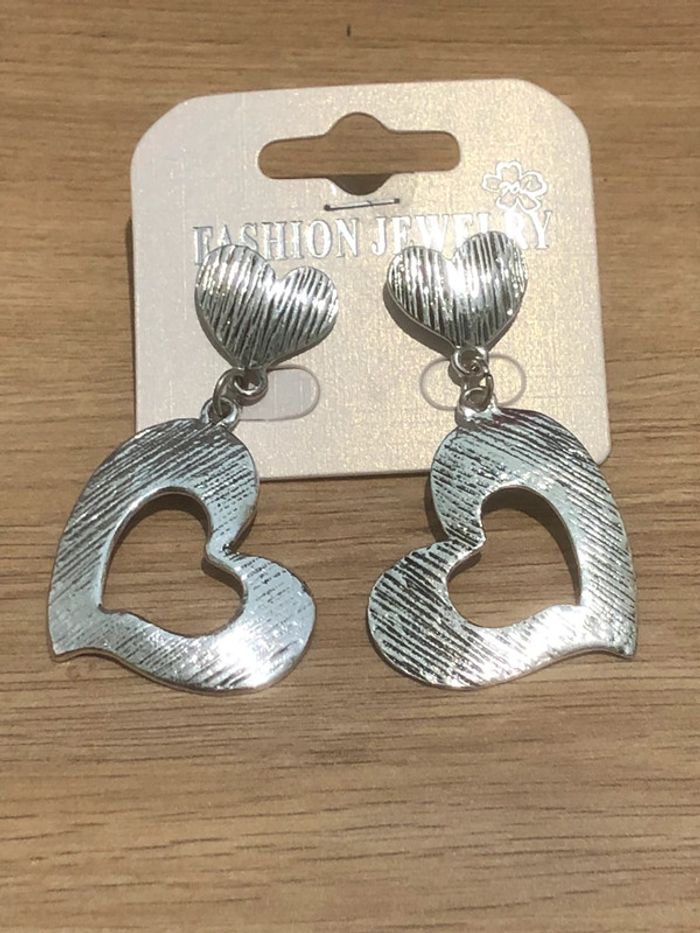 Boucles d’oreilles coeur argenté sans nickel neuves