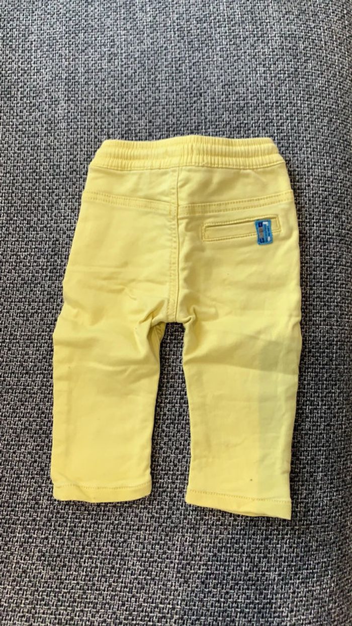 Pantalon jaune IKKS, 6 mois en parfait état - photo numéro 2