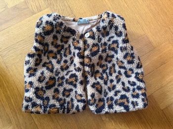Veste sans manche moumoute léopard 18mois