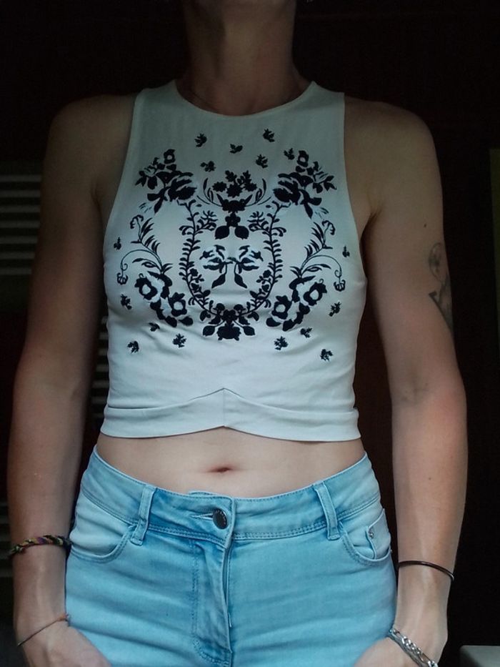 Débardeur femme croq top blanc motif fleurs noires - photo numéro 3