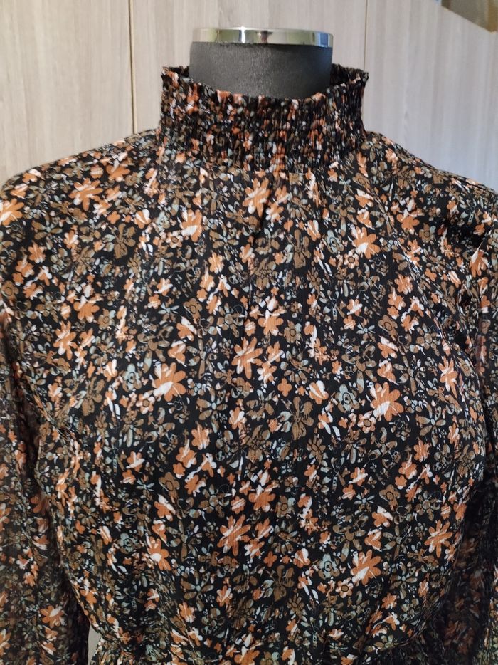 Robe mi-longue manches longues taille 44 - photo numéro 2