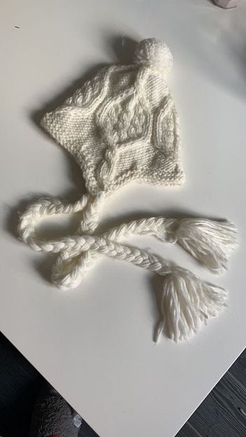 bonnet écru crème