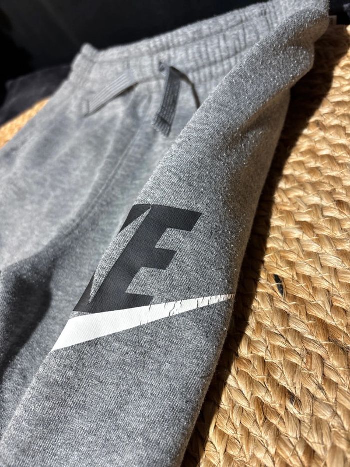 Ensemble de survêtement Nike taille 6-7ans - photo numéro 8