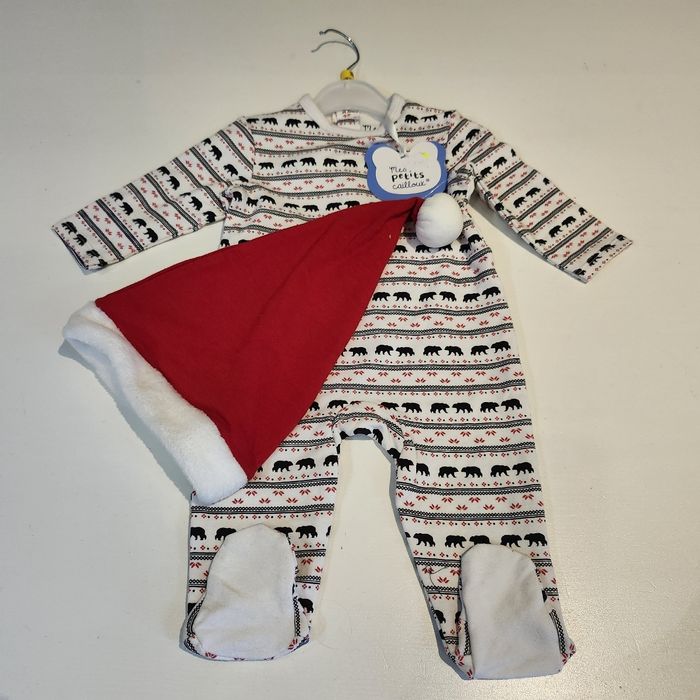 Pyjama de noel neuf 3 mois - photo numéro 2