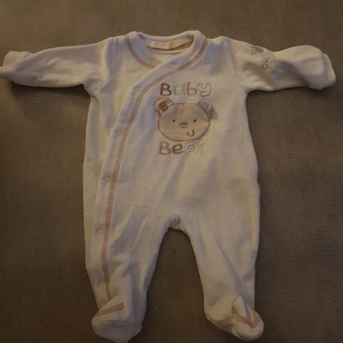 Lot 14  pyjama 1 mois - photo numéro 6