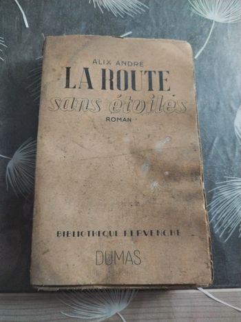 Ancien Livre la route sans etoiles