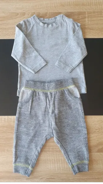 Ensemble tee-shirt manche longue et jogging 6 mois