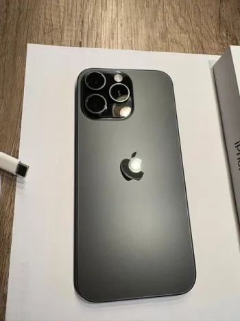 I p h o n e 16 pro Max 512 GB