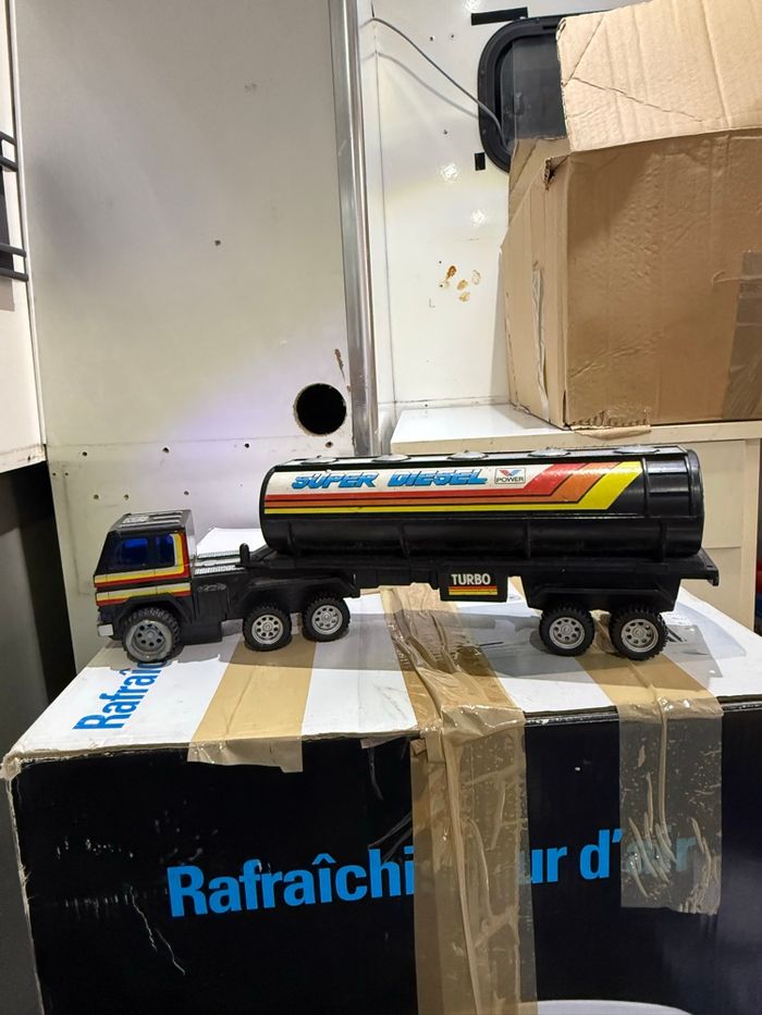 Jouet camion et remorque vintage - photo numéro 2