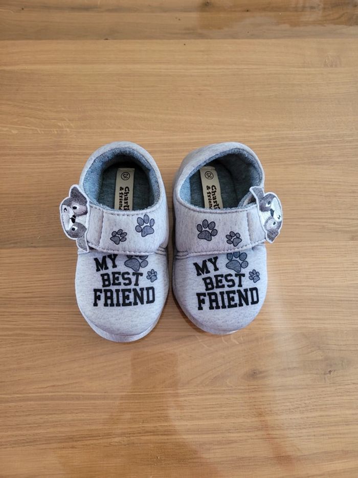 Chaussons pointure 25 Charlie et Friends