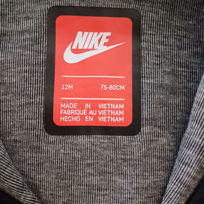 Combinaison Nike taille 12 mois - photo numéro 5