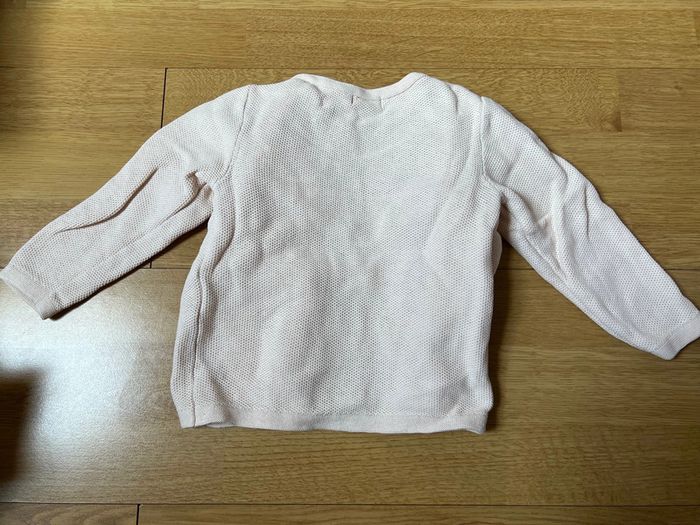 Lot de 3 pulls + 1 gilet 18 mois - photo numéro 15