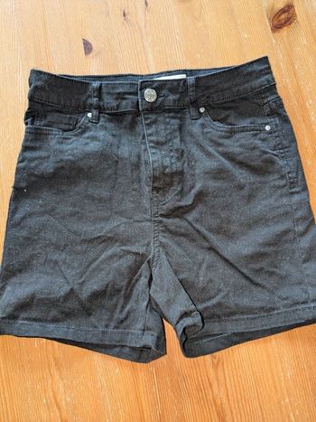 Short Jennyfer taille 32