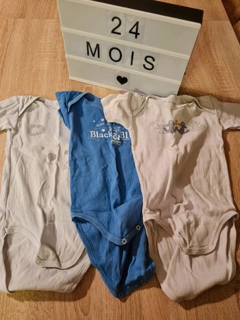 Lot bodies MC 24 mois