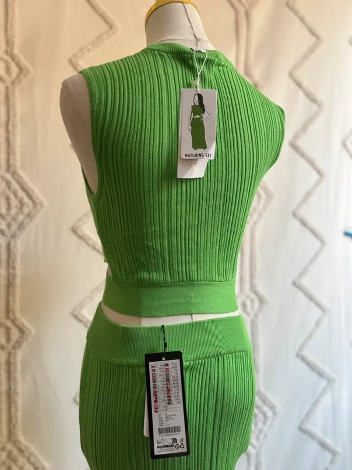 Ensemble côtelé vert vif crop top asymétrique + jupe longue – tendance Y2K - photo numéro 5