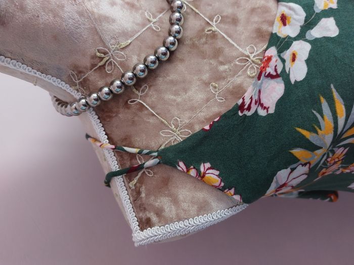 Robe longue à fines bretelles verte à fleurs taille 38 - photo numéro 3
