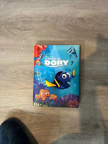 Livre pour enfants Disney matelassé le monde de dory
