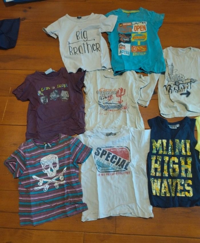 Lot tee-shirts taille 4 ans. - photo numéro 2