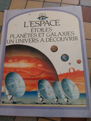 Livre l'espace étoiles planètes