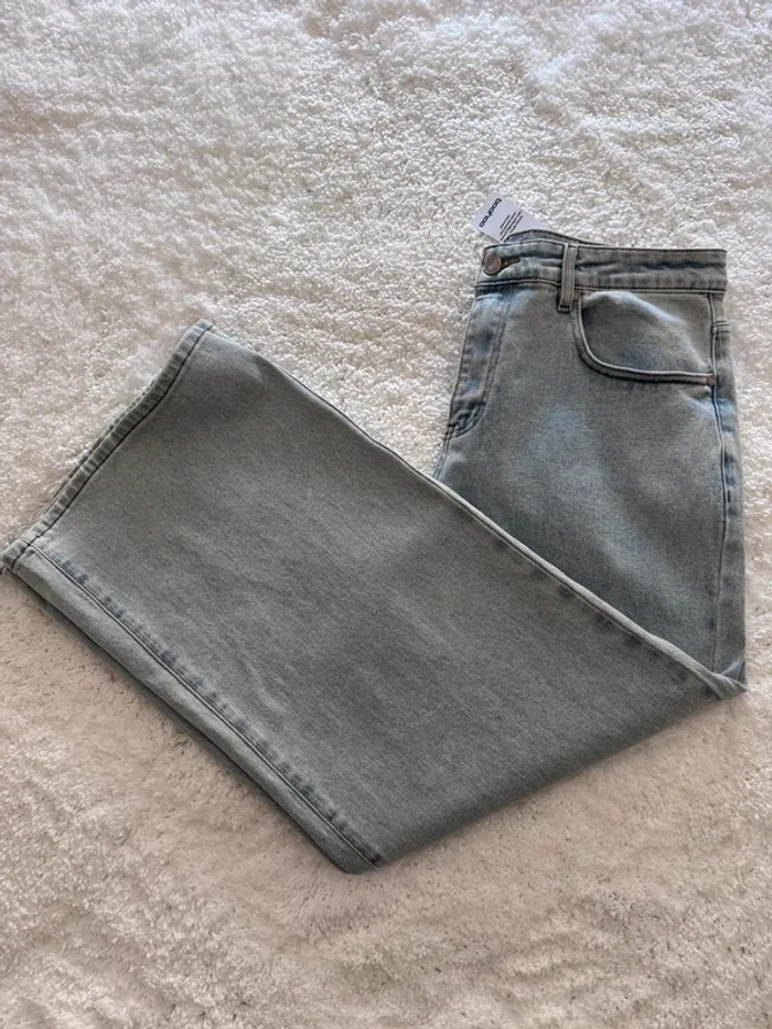 Boohoo – Jean large délavé – Taille 42 / UK 14 – Confort stretch - Neuf - Légère tache arrière