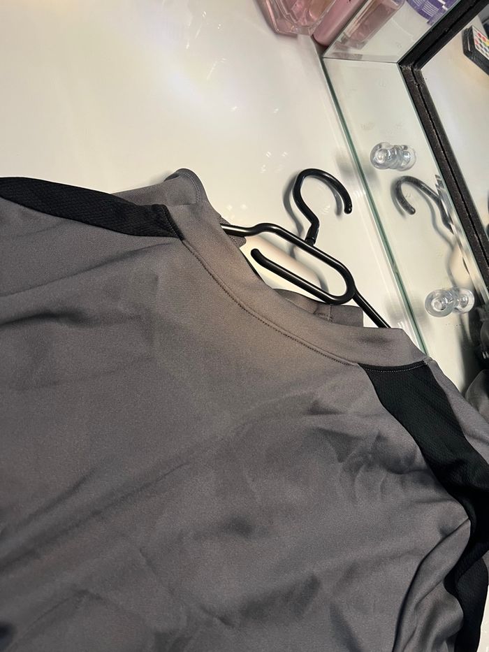 Haut Nike - photo numéro 4