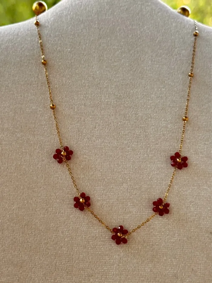 Collier chaîne avec boules réglable acier inoxydable or fleurs perles rouges - photo numéro 4