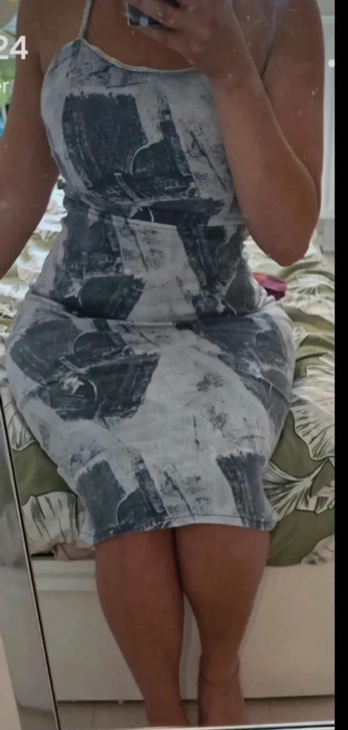 Robe en jean délavé neuve - photo numéro 3