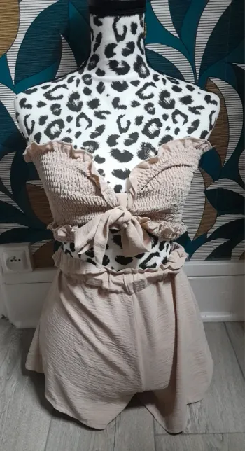 Ensemble top + t-shirt - Très bon état - Taille 38 - Marque Shein
