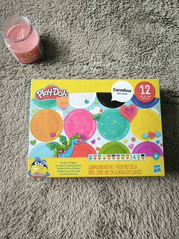 Boite de 12 pots play Doh neuf