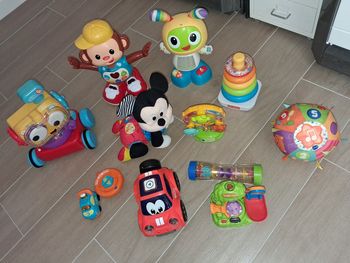 Lot de jouets 
