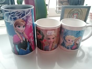 Lot x2 tasses reine des neiges Frozen donne pot à crayon