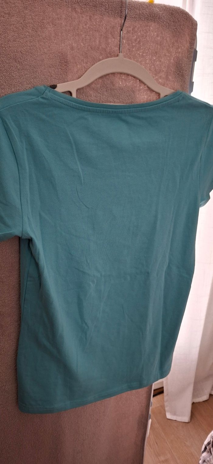 T-shirt  simple - photo numéro 2