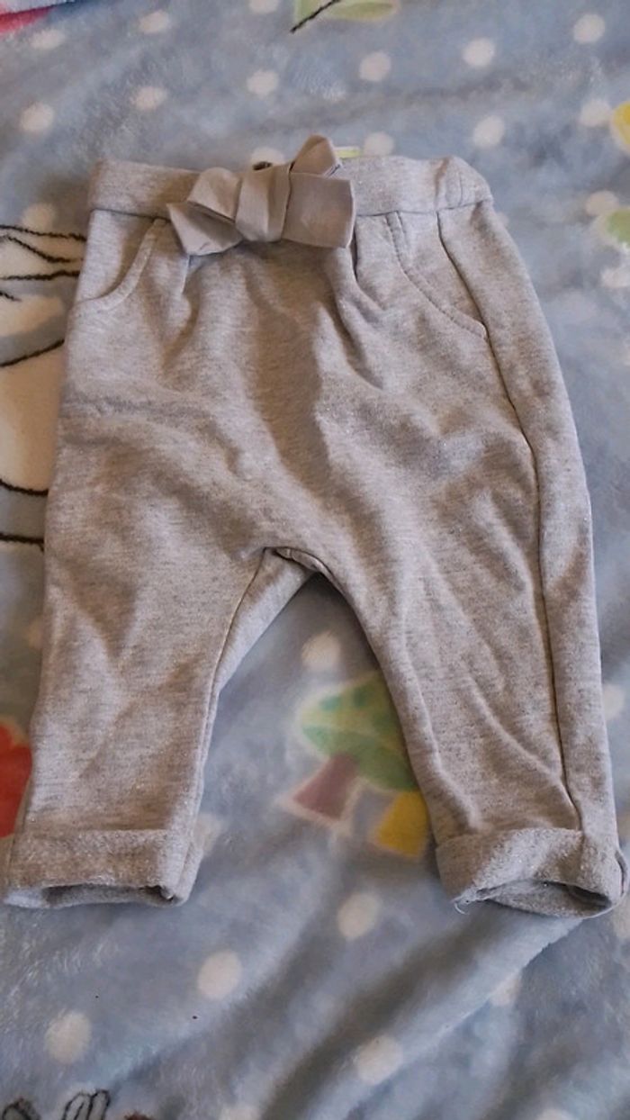 Pantalon tape à l'oeil 6 mois