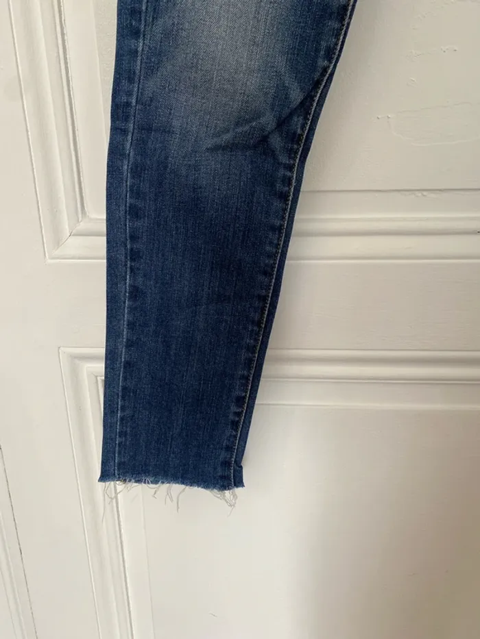 Très beau Lévis taille 24 - photo numéro 3