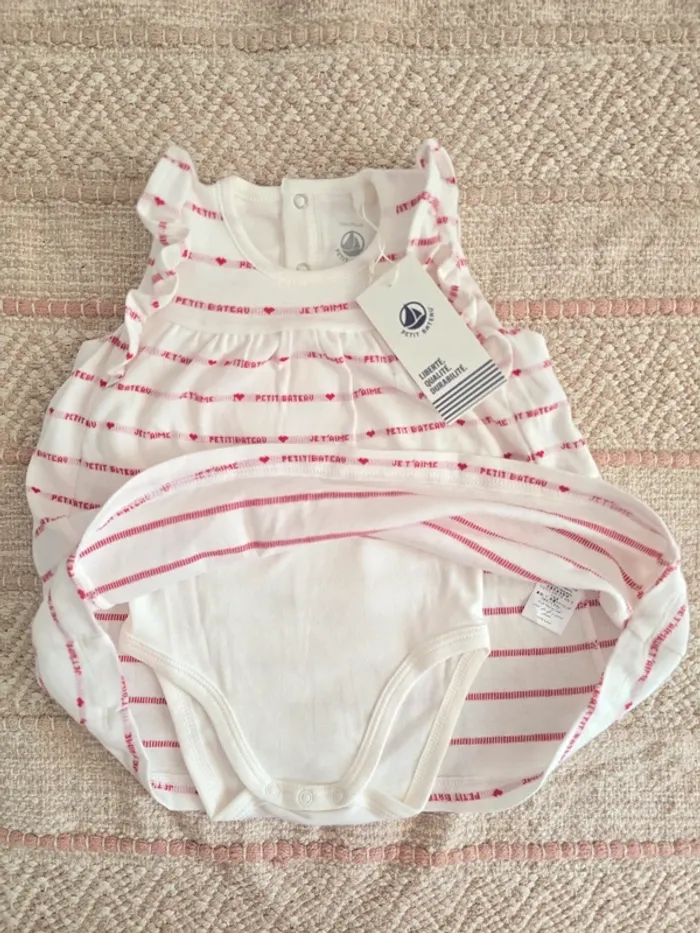 Robe barboteuse blanche coeur "je t'aime" petit bateau 12 mois neuve - photo numéro 3