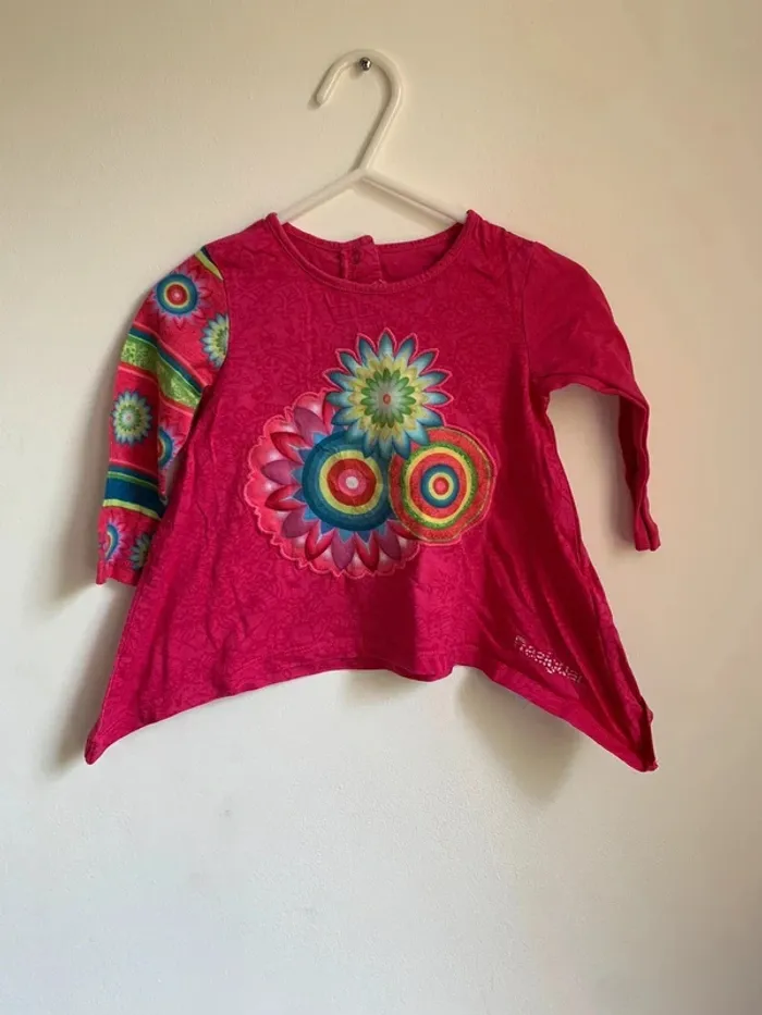 Haut asymétrique fuchsia à motifs fleuris – Desigual – 12 mois