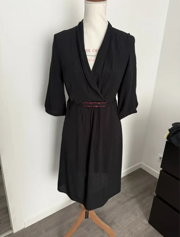 Robe noire Naf Naf taille XS ou 34