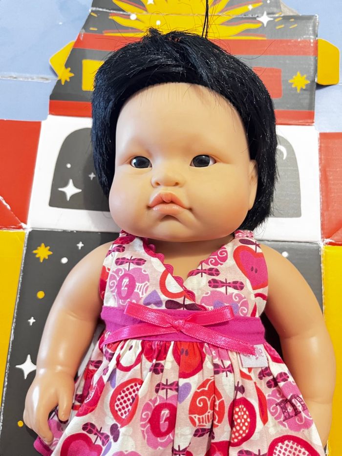 Poupée corolle asiatique