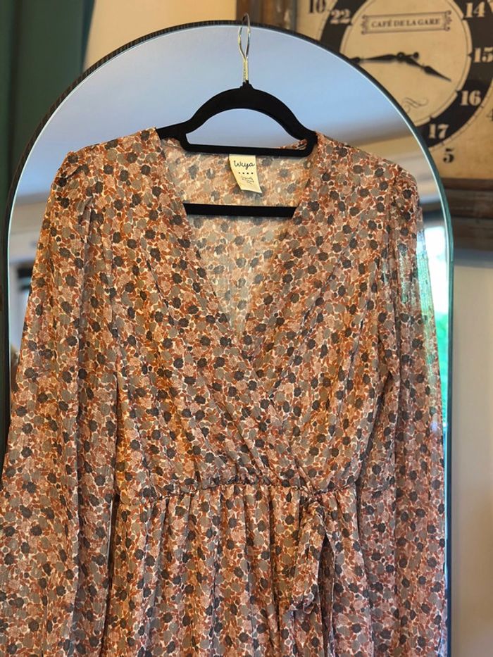 Robe fluide à fleurs lurex Wiya taille 36 - photo numéro 4
