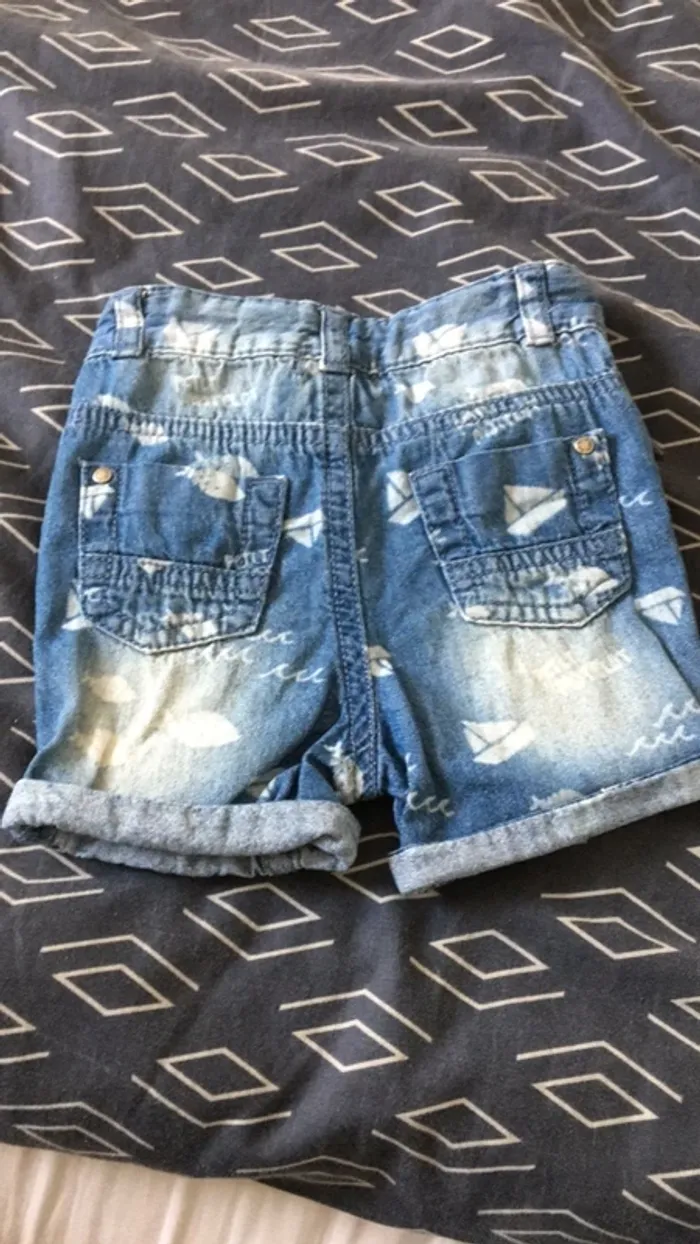 Short jean 6 mois - photo numéro 3