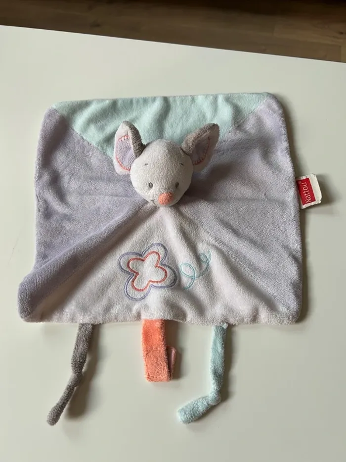 Doudou plat souris nattou