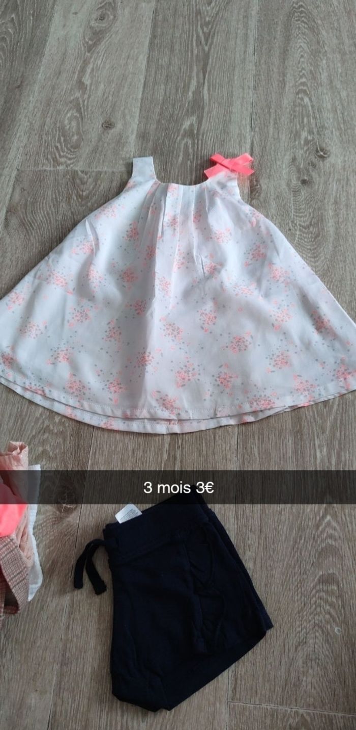Vend des vêtements fille 3mois le lot 10 - photo numéro 3