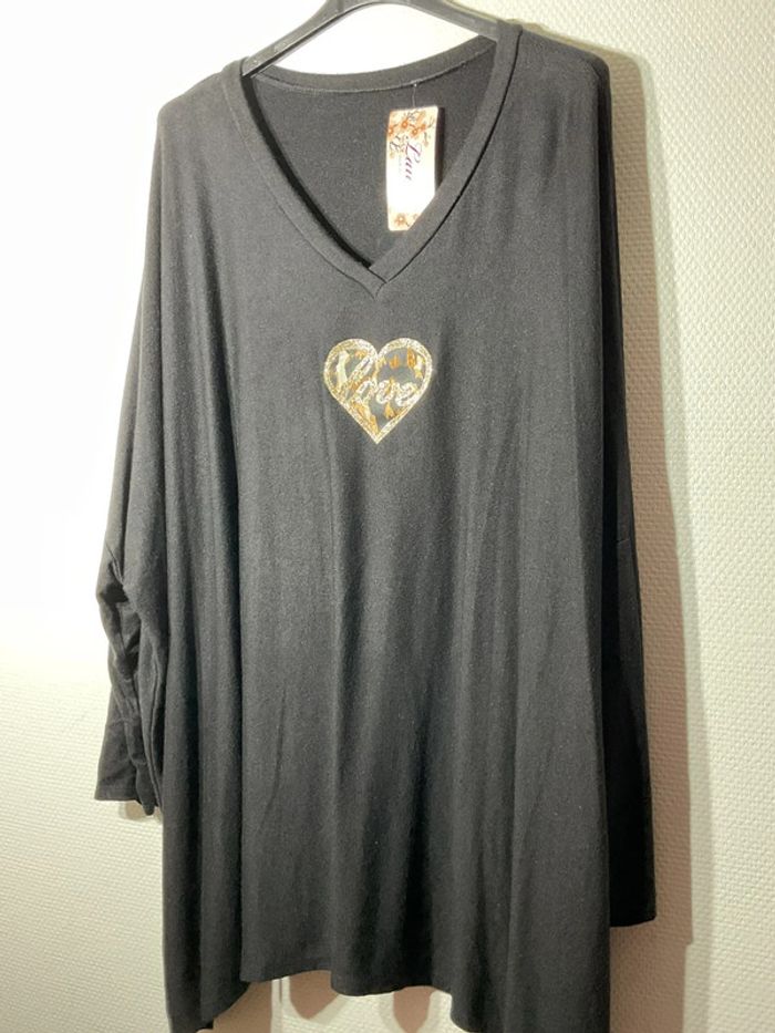 Pull ample « love » femme taille unique (46-60)- Laura- neuf avec étiquette - photo numéro 2