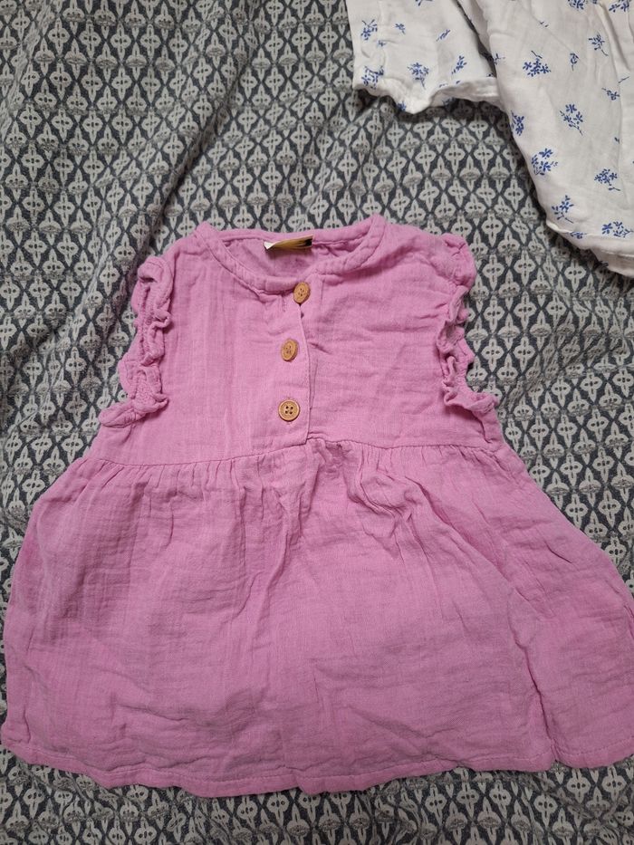 Lot 4 robes manches courtes 6 mois - photo numéro 2