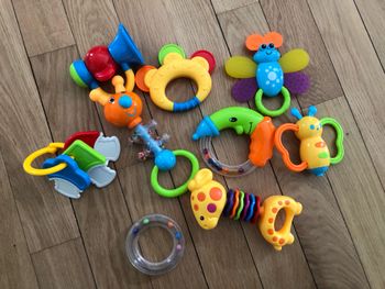 Jouets / hochets premier âge