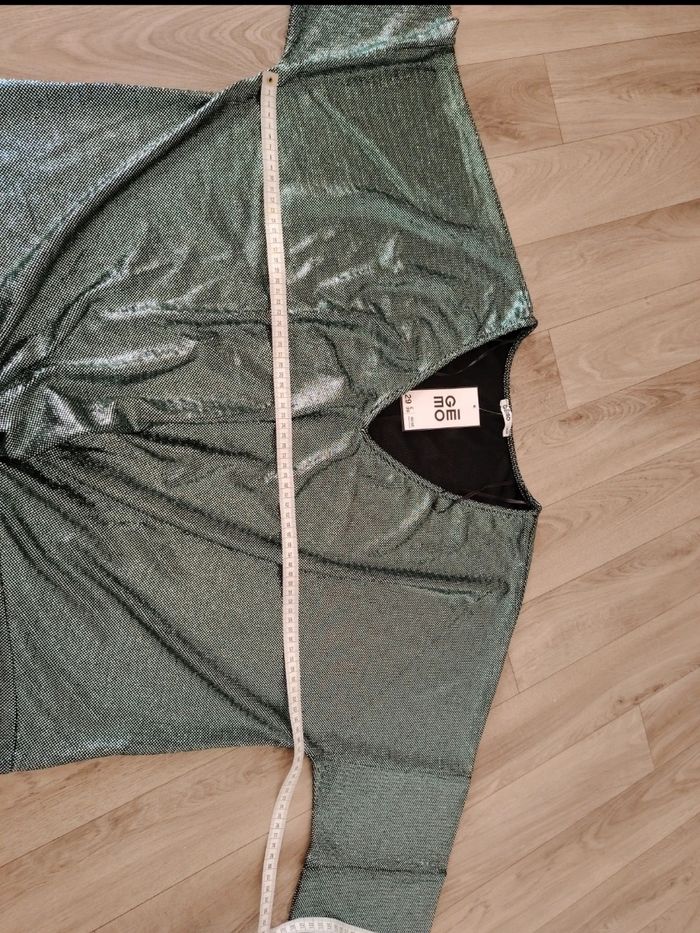 Top vert à paillettes - photo numéro 8