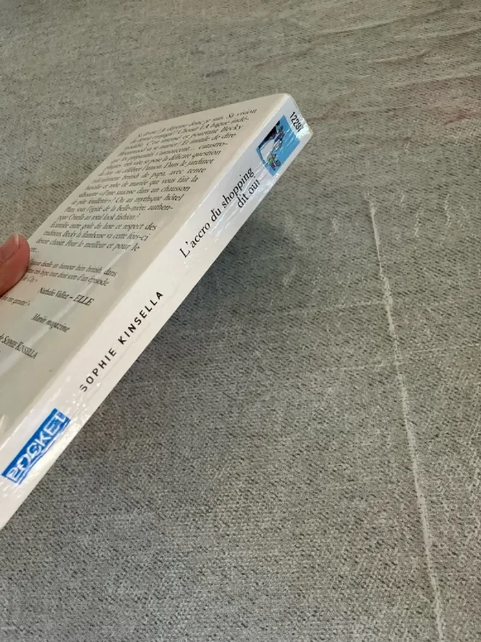 Sophie Kinsella – L’Accro du Shopping dit oui - photo numéro 4