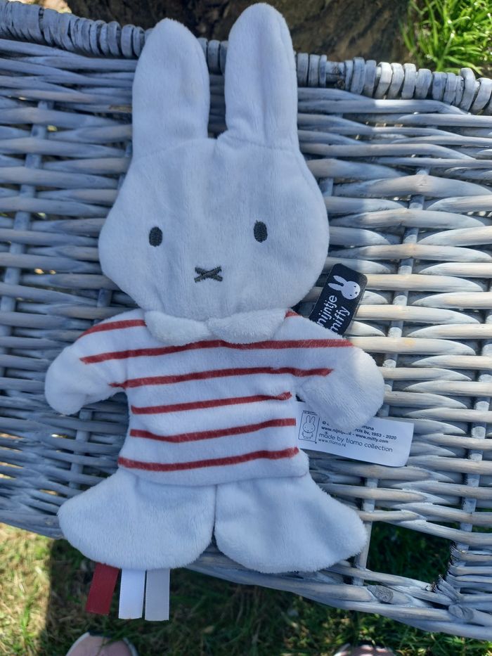 Doudou musti fait un bruit de papier