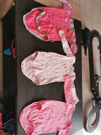 Lot 3 bodies petit bateau et absorba