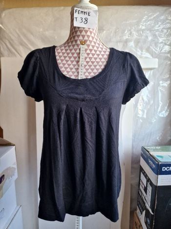 Tee-shirt façon blouse, noir, en très très bon état, longueur 60cm,en viscose &elasthanne, marque La